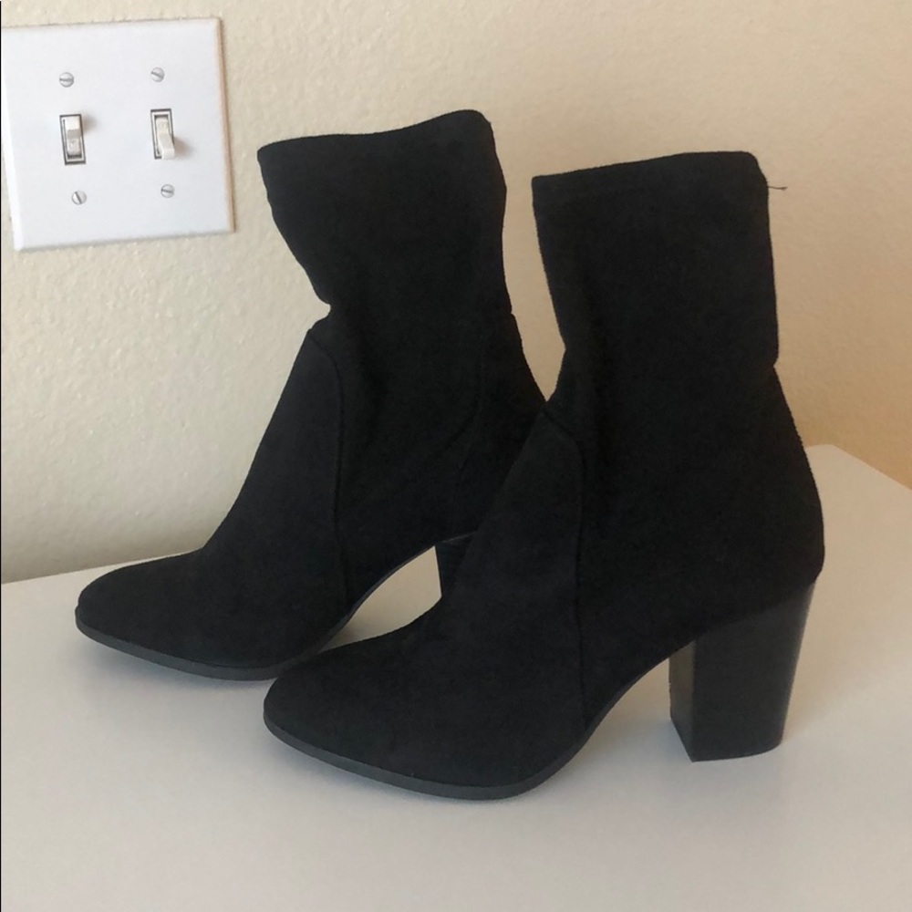 Forever 21 black suede boots